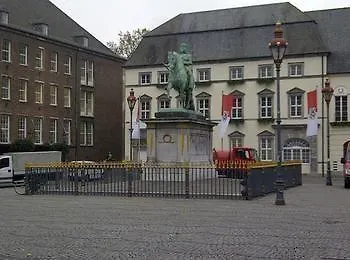Apartment-hotel Am Rathaus Guest house