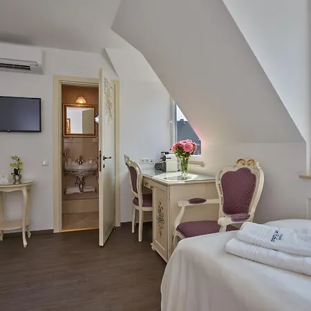 Apartment-hotel Am Rathaus Guest house 4*